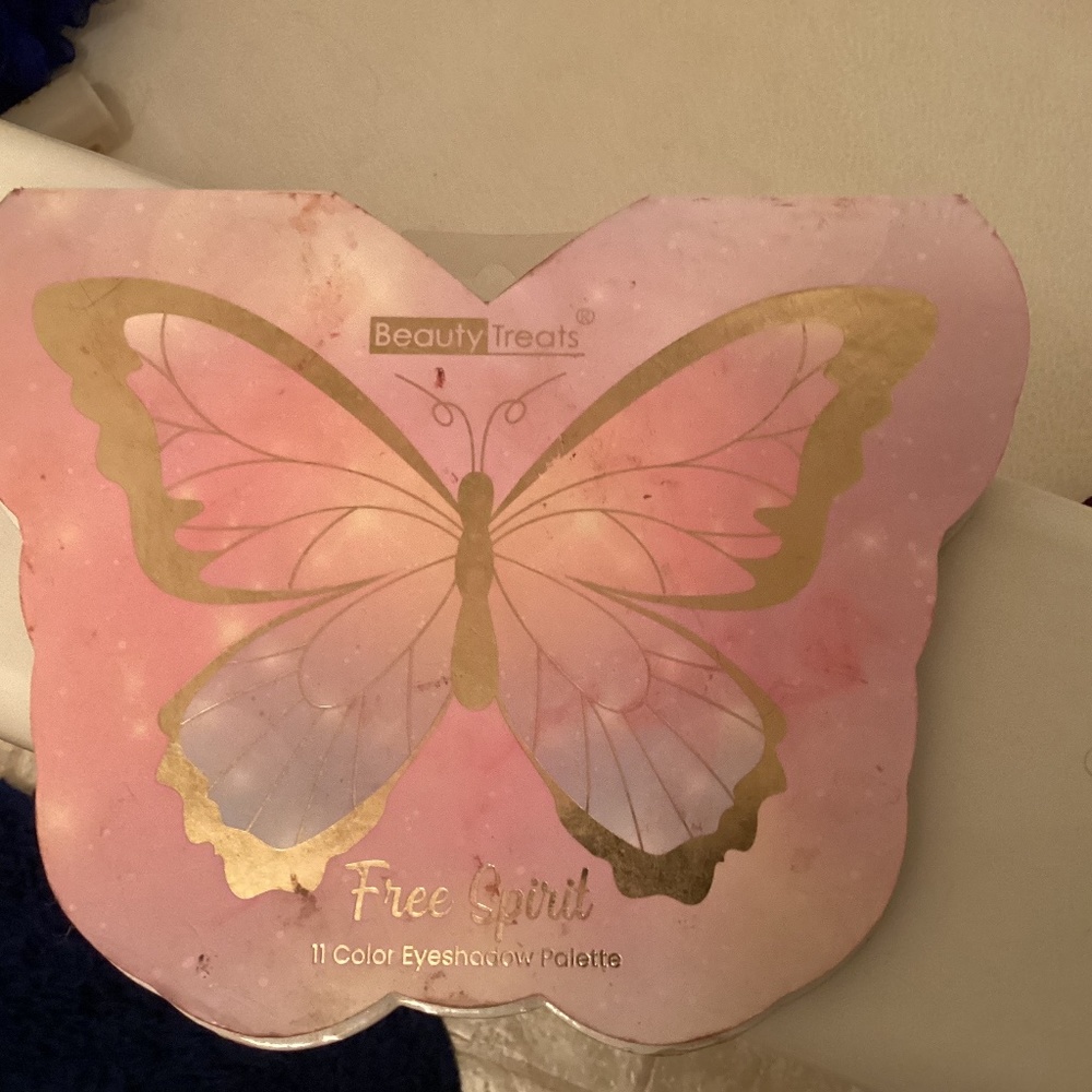 Free spirt makeup